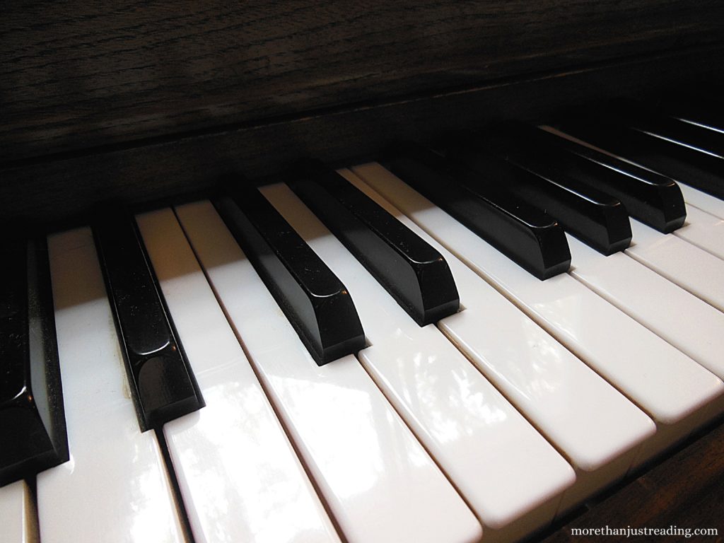 Piano keys | practicing hymns